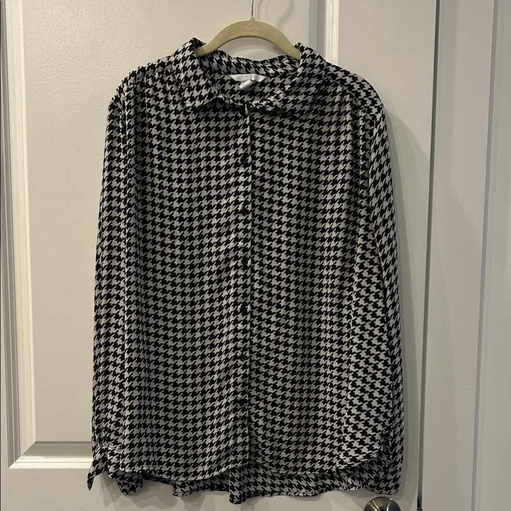 H&M Monochrome Houndstooth Button-Down Shirt size XL